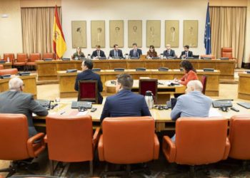 El Ministerio de Transportes impulsa la sostenibilidad en el transporte aéreo