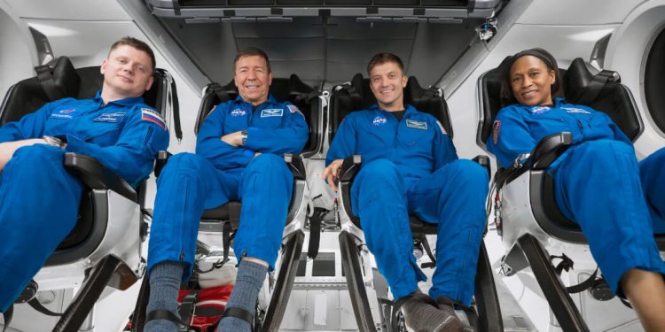 La Nasa y SpaceX preparan el envío en febrero de la nave Dragon Endeavour con cuatro astronautas a la ISS