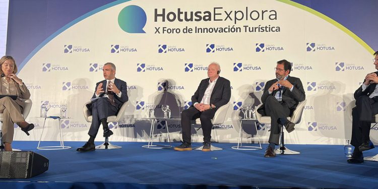 Maurici Lucena, presidente y CEO de Aena, en el Foro Hotusa Explora