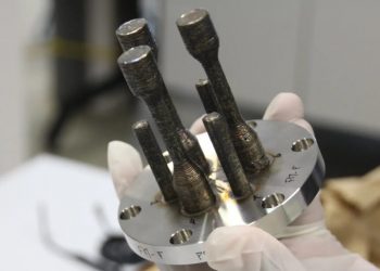Muestras producidas por la impresora 3D de metal antes del lanzamiento a la estación espacial.