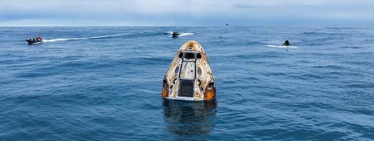 Una nave espacial Dragon de SpaceX que transportaba a la tripulación del Ax-3 amerizó frente a la costa de Florida