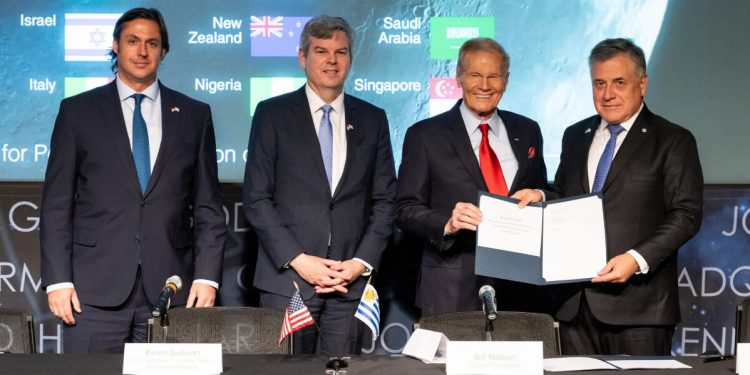 Uruguay se une a los Acuerdos Artemisa para la exploración espacial