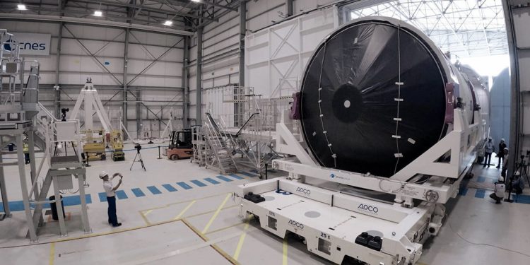 Ensamblaje del Ariane 6 en Kourou para su lanzamiento este verano