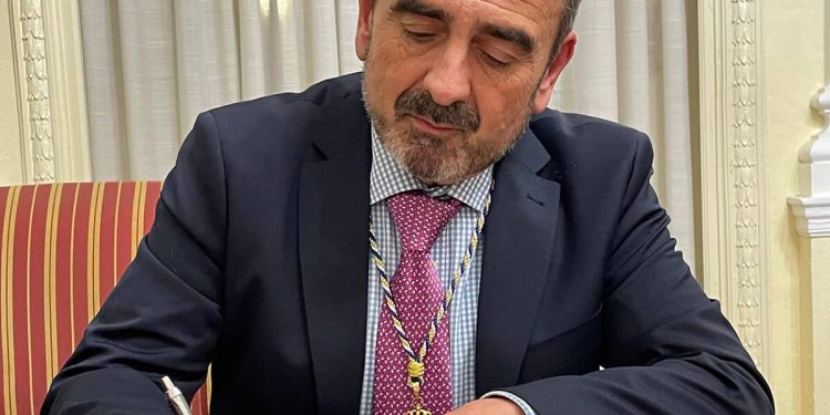 Juan Tomás Hernani, líder de Satlantis, distinguido por el Instituto de la Ingeniería de España