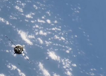 La Soyuz MS-25 con tres astronautas a bordo llegó a la ISS