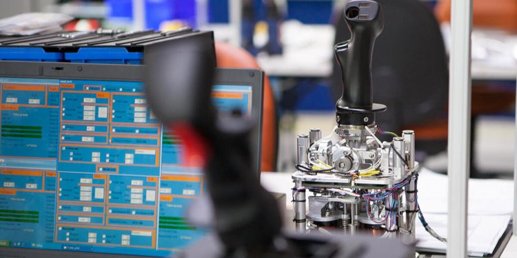 Airtificial logra un nuevo contrato con TAI para fabricar sticks de vuelo para aviones de combate