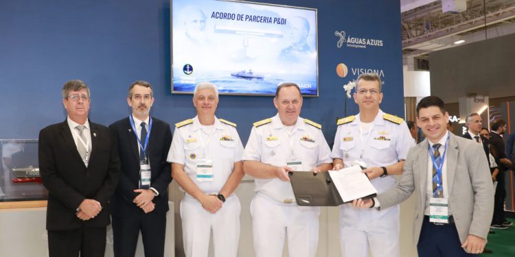La Marina de Brasil y Embraer firman un acuerdo de asociación para la innovación