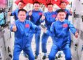 La nave espacial Shenzhou-18 con tres astronautas llegó a la estación espacial china