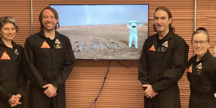 La primera tripulación de una misión simulada a Marte supera los 300 días en el hábitat CHAPEA