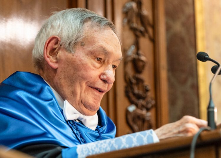 Amable Liñán, investido doctor honoris causa por la Universidad Complutense de Madrid