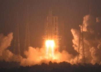 China lanzó la sonda Chang'e-6 a recoger muestras de la cara oculta de la Luna