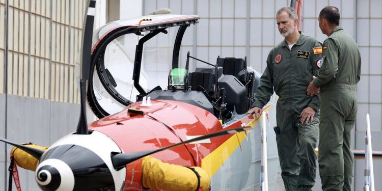 El Rey visita la Academia General del Aire