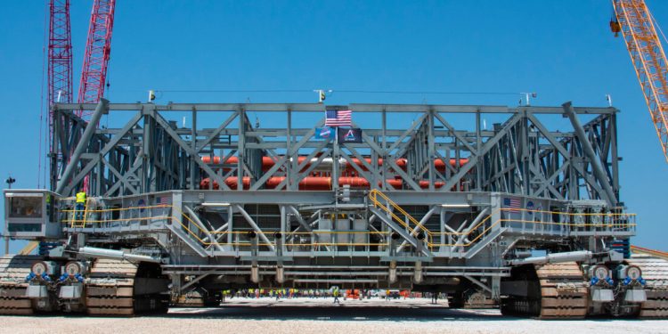 El nuevo lanzador móvil de la Nasa se prepara para futuras misiones Artemisa