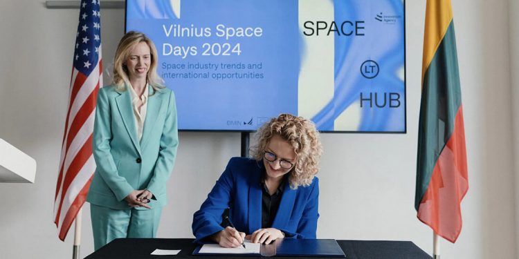 Lituania firmó los Acuerdos Artemisa