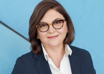 Adina Vălean, comisaria responsable de Transportes.