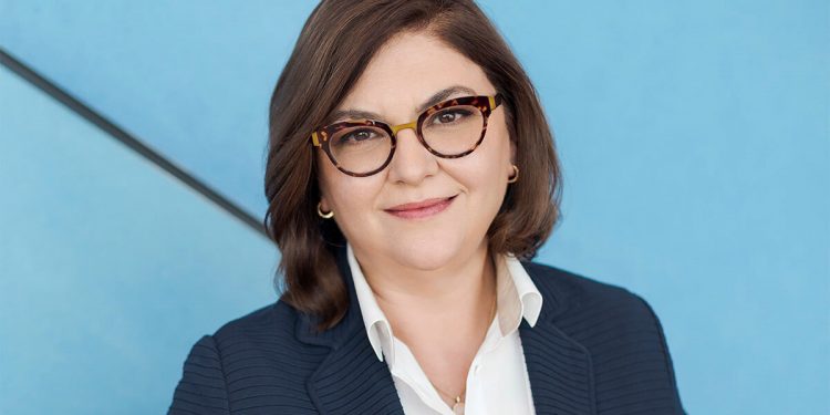 Adina Vălean, comisaria responsable de Transportes.
