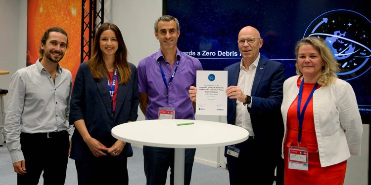 Airbus, OHB y Thales Alenia Space diseñarán plataformas satelitales sin escombros para la ESA