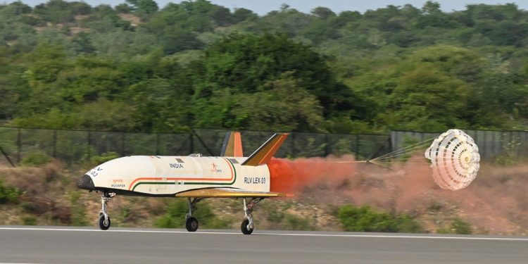 ISRO logra el tercer aterrizaje de su vehículo de lanzamiento reutilizable