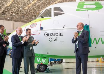 Binter honra a la Guardia Civil al nombrar un avión en su honor