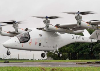 El nuevo prototipo VX4 de Vertical Aerospace completó su primer vuelo tripulado cautivo