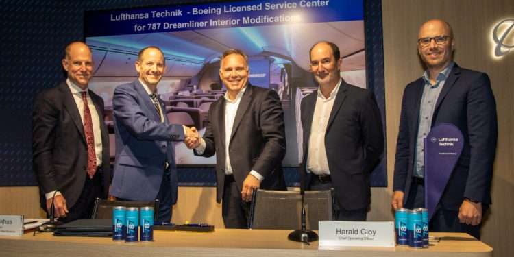 Lufthansa Technik y Boeing firman un acuerdo de licencia para las modificaciones de cabina del 787 Dreamliner