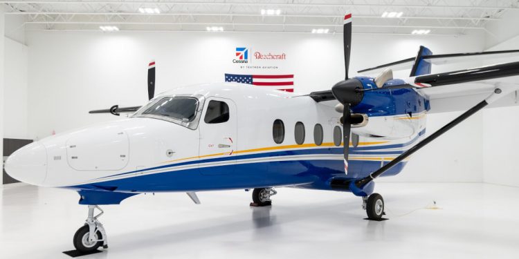 Textron Aviation entrega el primer Cessna SkyCourier con opción de conversión Combi