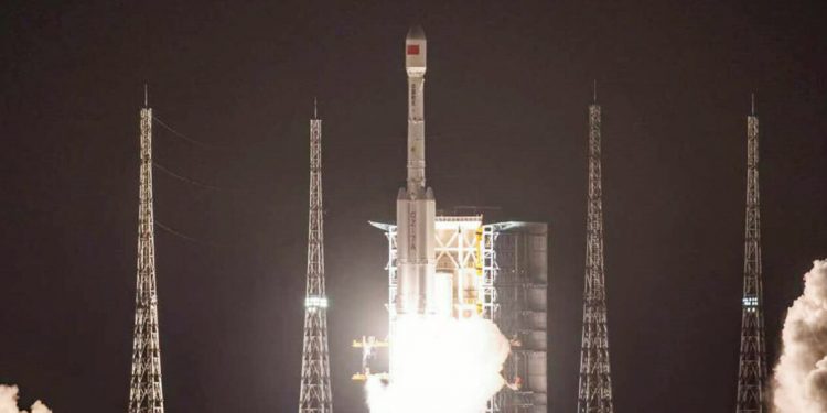 China lanza con éxito el satélite ChinaSat 4A a bordo del cohete Gran Marcha-7 modificado