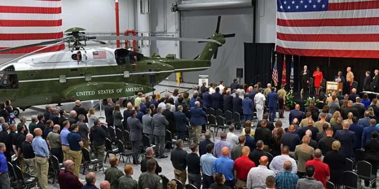 EEUU recibe el último helicóptero presidencial VH-92A