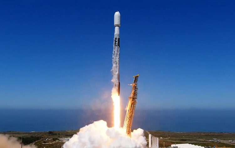 Open Cosmos y la ESA lanzan el nanosatélite Phisat-2, alimentado por inteligencia artificial