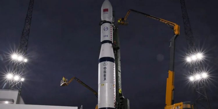 China lanzó 10 satélites Geely-03