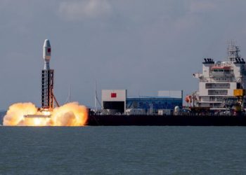 China lanzó ocho satélites desde el mar