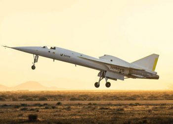 El avión supersónico XB-1 de Boom avanza en su programa de pruebas con su tercer vuelo