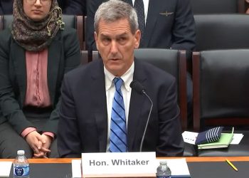 El director de la Administración Federal de Aviación (FAA) de Estados Unidos, Mike Whitaker.