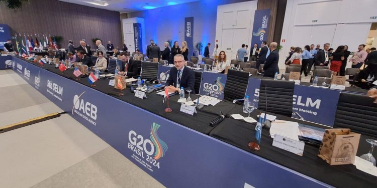 Juan Carlos Cortés, director de la AEE, participó en la reunión de Líderes de Economía Espacial.