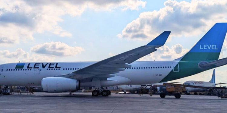 Stratos entrega un A330-200 a Iberia para su uso en la aerolínea de bajo coste Level