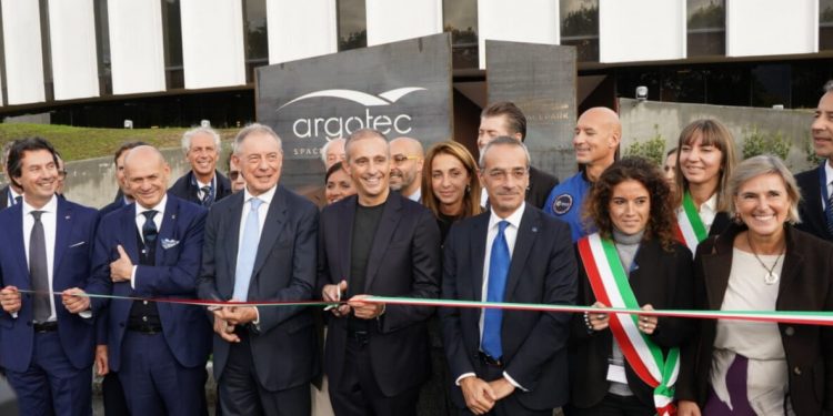 Argotec inaugura SpacePark para la producción masiva de microsatélites