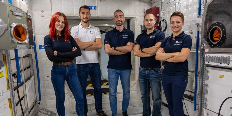 Cinco miembros de la reserva de astronautas de la ESA inician su programa de formación