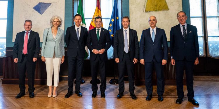 El presidente andaluz recibe en Sevilla a la cúpula de Airbus