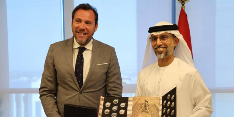 Óscar Puente traslada a EAU el interés de empresas españolas por participar en el desarrollo del aeropuerto de Dubai