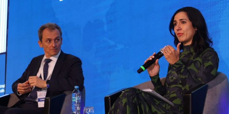 El presidente de Hispasat explica en Ecuador a los empresarios de Iberoamérica el proyecto de un satélite iberoamericano