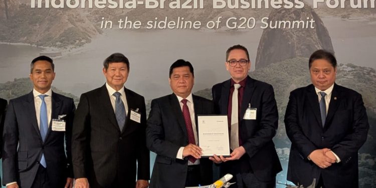 Embraer y PTDI de Indonesia firman un acuerdo para colaborar en la aviación comercial