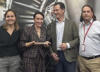 Iberia y la UPM acercan la aviación al talento joven con el Aula Iberia