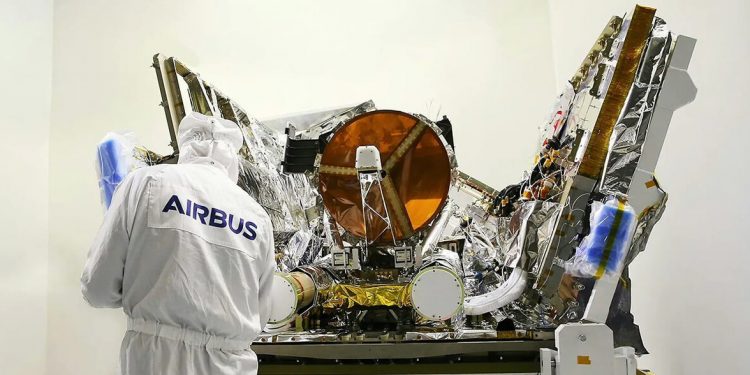 La ESA y Airbus revisan el funcionamiento del instrumento Atlid de EarthCARE