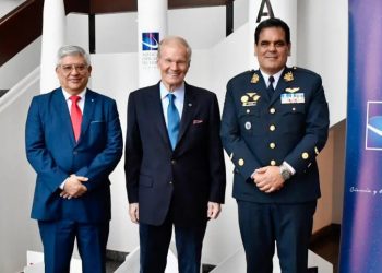 La Nasa y Perú acuerdan estudiar una posible campaña de lanzamiento de cohetes sonda