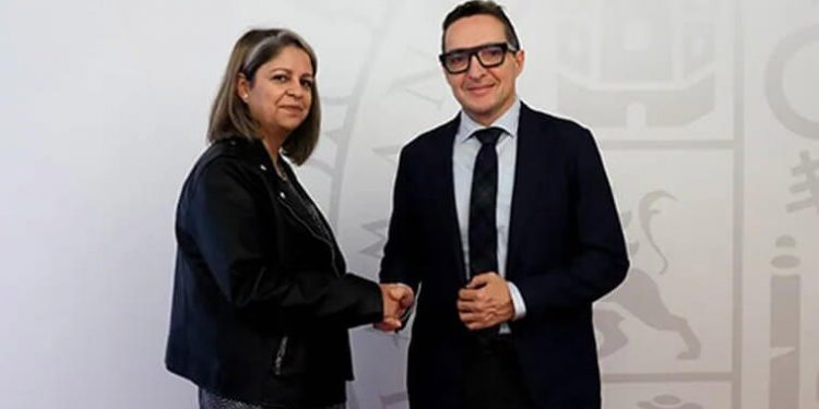 La Universidad de Salamanca adquiere la escuela de pilotos Adventia