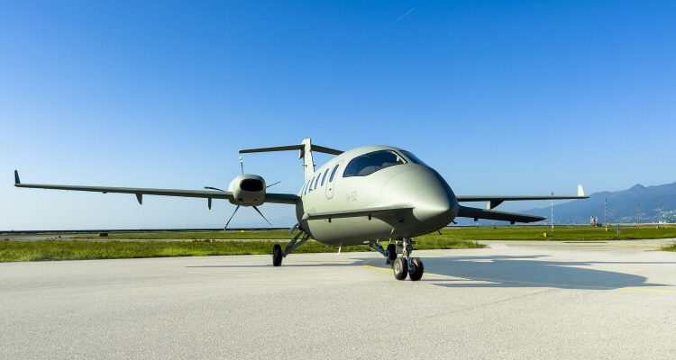 Piaggio Aerospace entrega tres P.180 Avanti EVO+ a la Fuerza Aérea Italiana