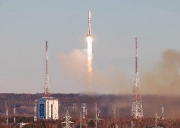 Roscosmos lanzó dos satélites heliogeofísicos Ionosfera- M y otros 53 más