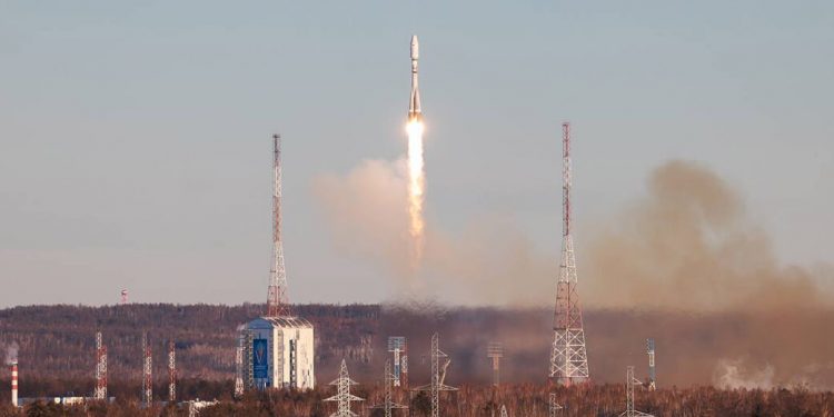 Roscosmos lanzó dos satélites heliogeofísicos Ionosfera- M y otros 53 más