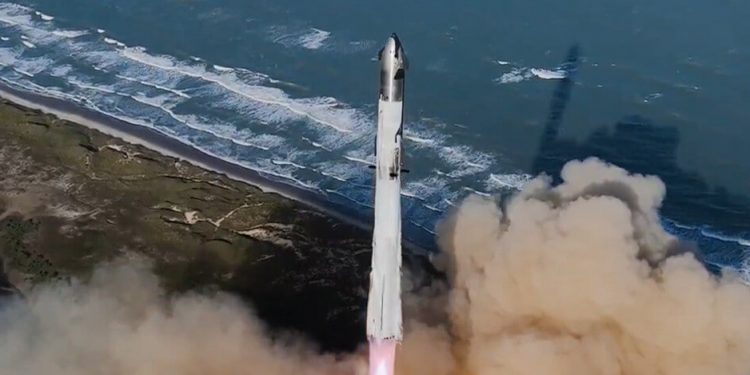 SpaceX lanzó con éxito su sexto vuelo de Starship, pero no logró atrapar el cohete impulsor