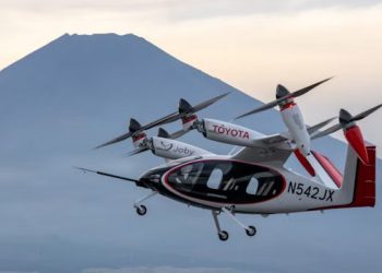 Toyota y Joby Aviation celebran el primer vuelo internacional de taxi aéreo eléctrico en Japón